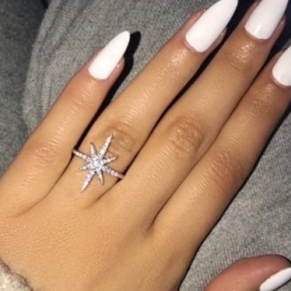 New 18K White Gold Diamond Shooting star ring - Picture 2 of 6